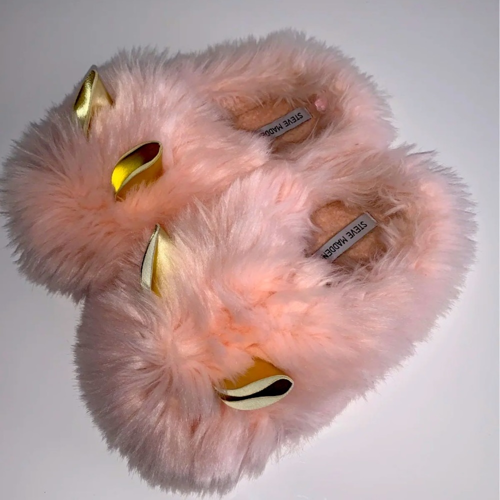 ❤️(SOLD)❤️Fur Slides